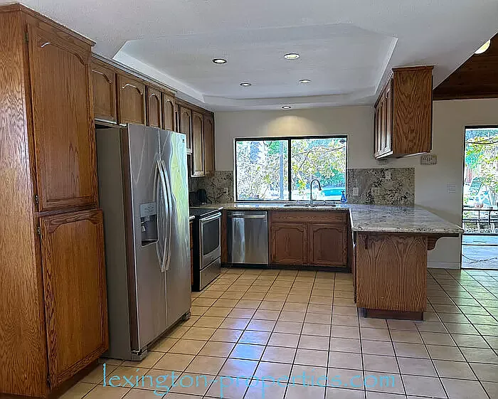 7024 Allenwood Ct — Photo 8