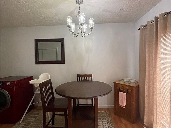 3rd image of 621 Hopkins Ave #7