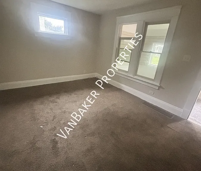 349 Cleveland St #DOWN — Photo 3