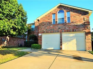 1015 Cedarbrook Cir, Grand Prairie, TX 75052