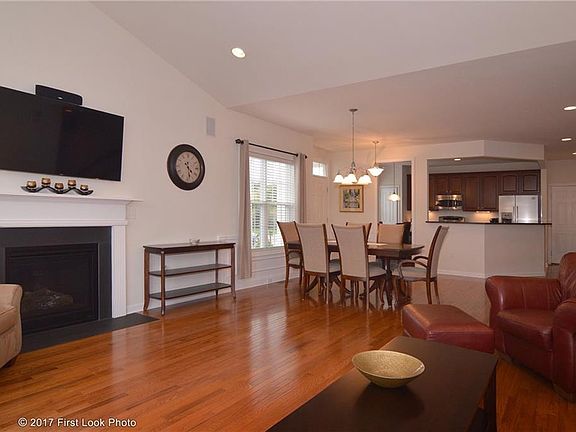 4th image of 69 Camden Ct