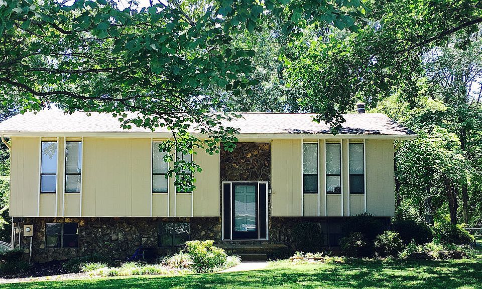 1st image of 1105 E Woodshire Dr