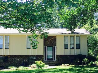 1105 E Woodshire Dr, Knoxville, TN 37922