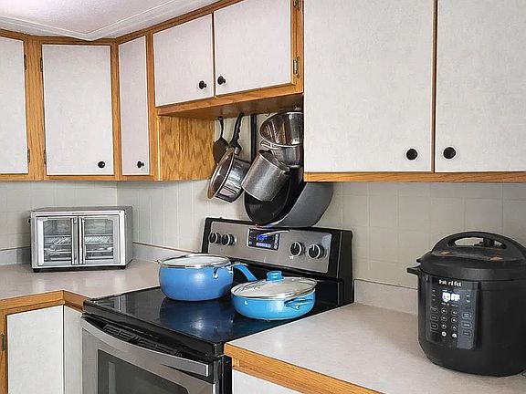 5th image of 207 Russell St Unit B