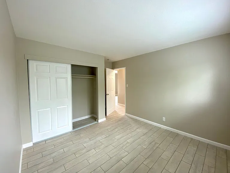 Solano Apartments — Photo 12