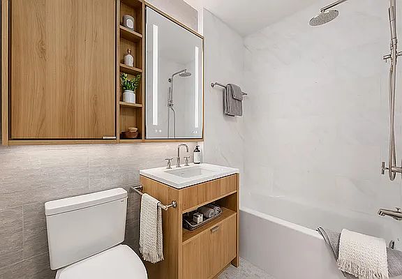4th image of 20 River Ter APT 5C