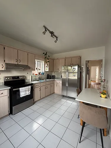 573 Ossington Ave #2 Photo 1