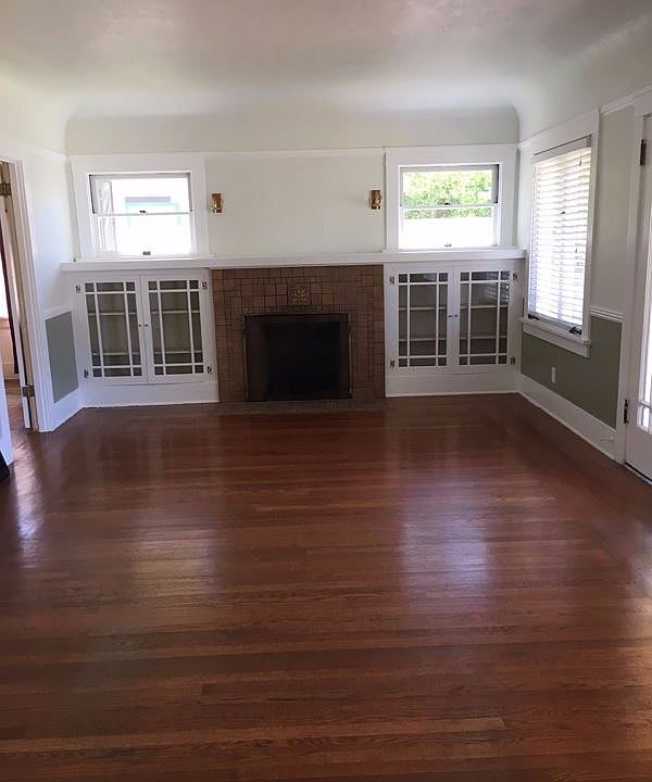 2nd image of 371 N Washington St