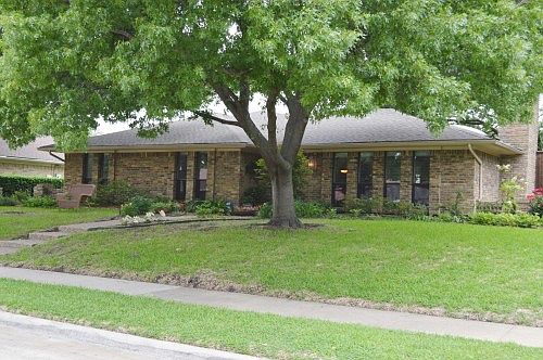 3rd image of 2821 Downing Dr