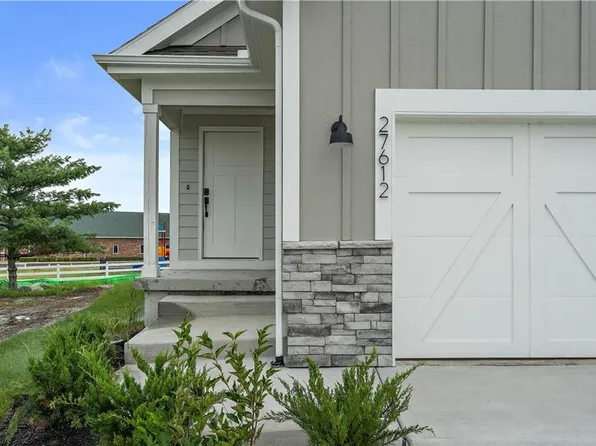27612 E Red Fox St, Lees Summit, MO 64086