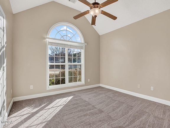 4th image of 1022 Thistlewood Dr