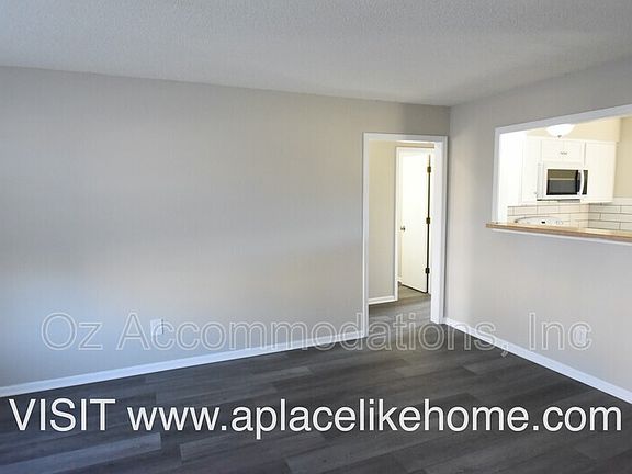 4th image of 912 S Edgebrook St APT D