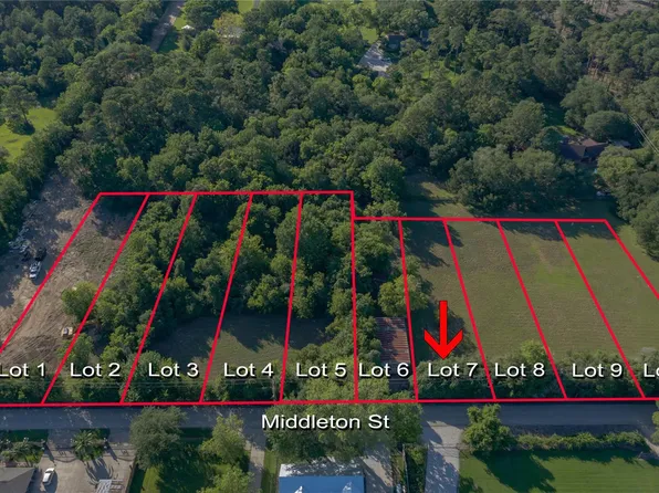 7 Middleton St, Bacliff, TX 77518