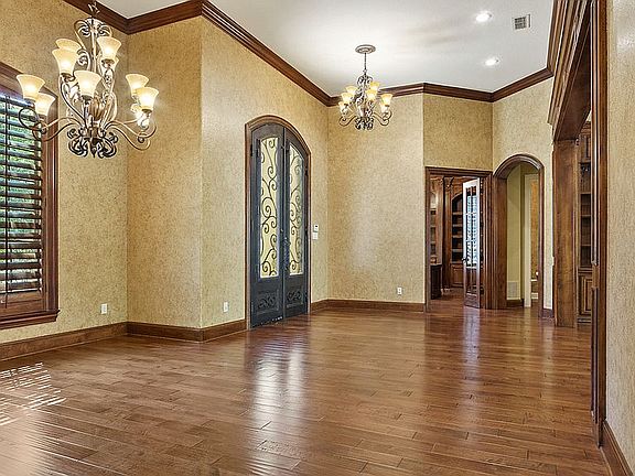 4th image of 6042 Graemont Blvd