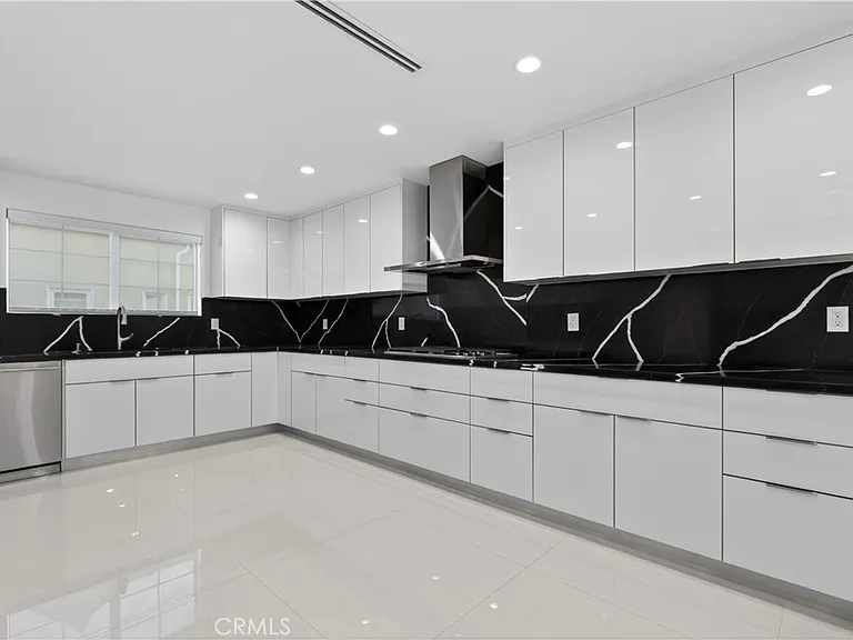 10510 Helendale Ave — Photo 27