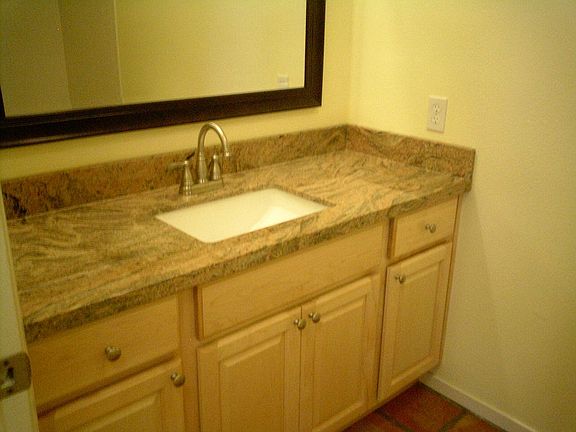 4th image of 670 Kingman Dr