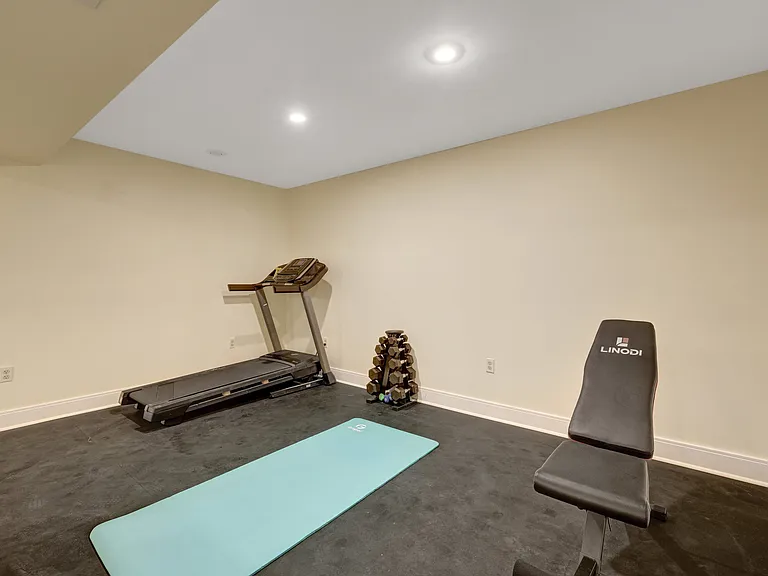 10904 Belgravia Ct — Photo 44