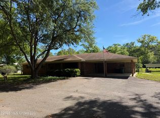 9504 Kimberly Cir, Moss Point, MS 39562