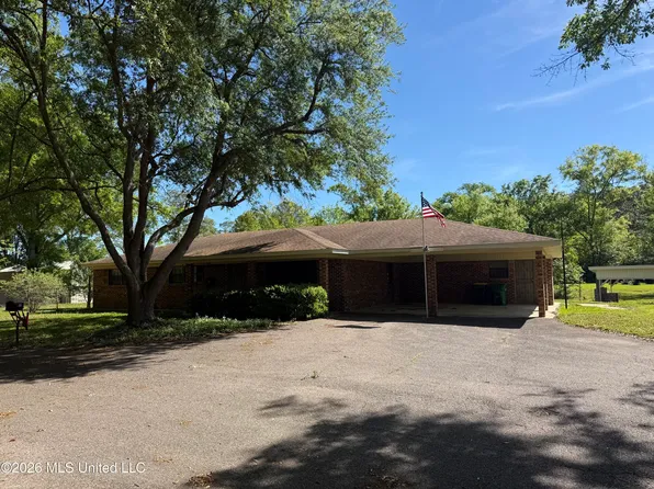 9504 Kimberly Cir, Moss Point, MS 39562