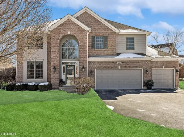 501 Clover Dr, Algonquin, IL 60102