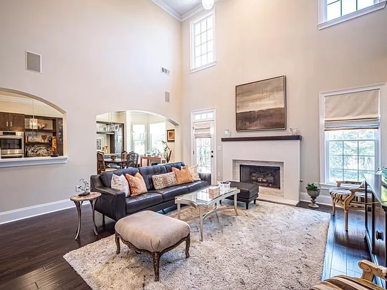 415 Wembley Cir — Photo 5