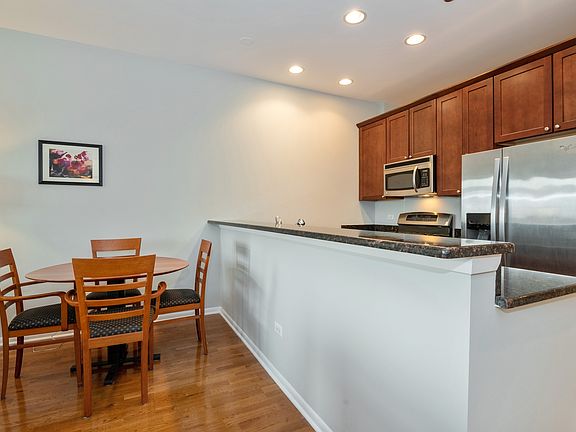 4th image of 4950 N Western Ave APT 5K