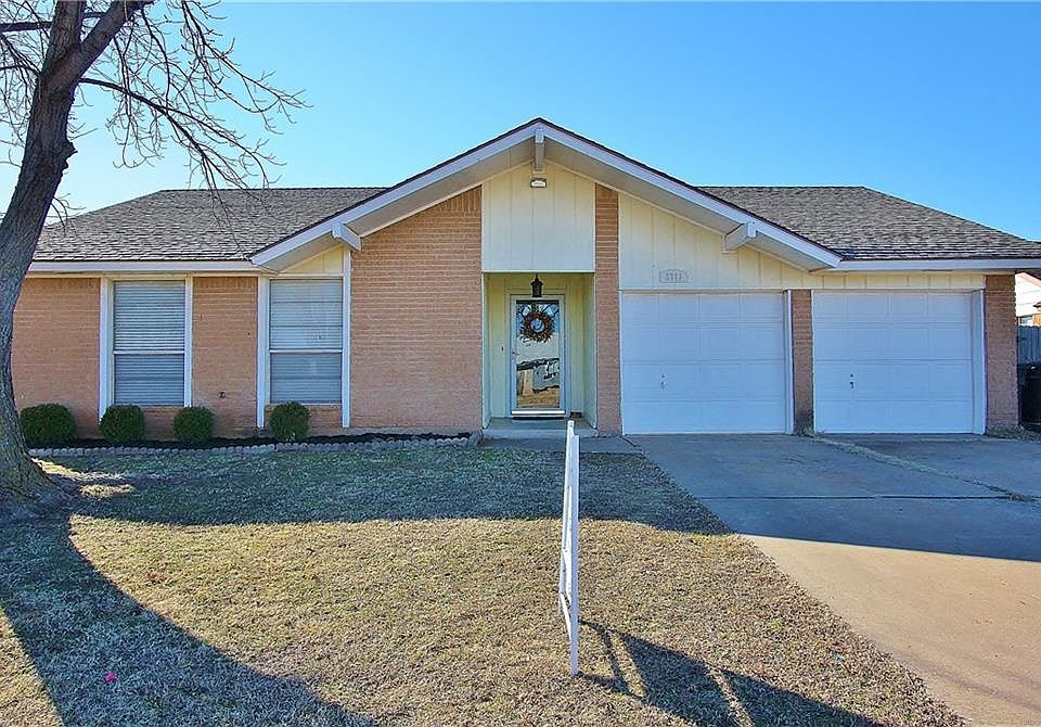1st image of 2213 Crystal Dr