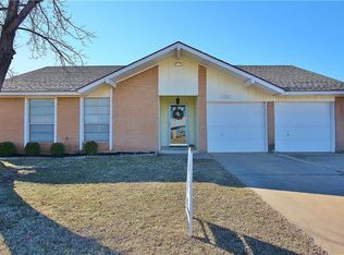 2213 Crystal Dr, Moore, OK 73160