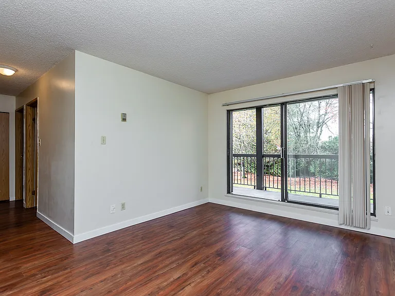 8200 Colonial Dr — Photo 9
