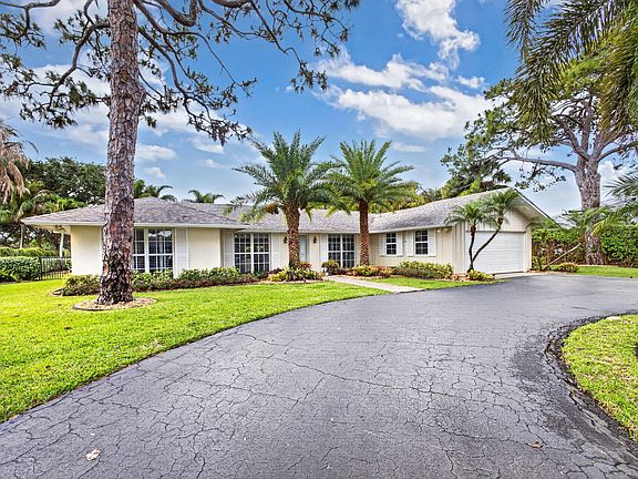 3rd image of 291 Country Club Drive