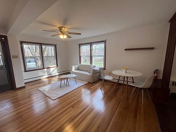 3rd image of 542-542 Chandler St #A
