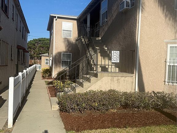2nd image of 2421 Magnolia Ave