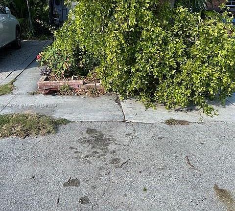 3rd image of 1817 NE 121st St
