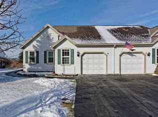 9 Highpointe Dr, Troy, NY 12182