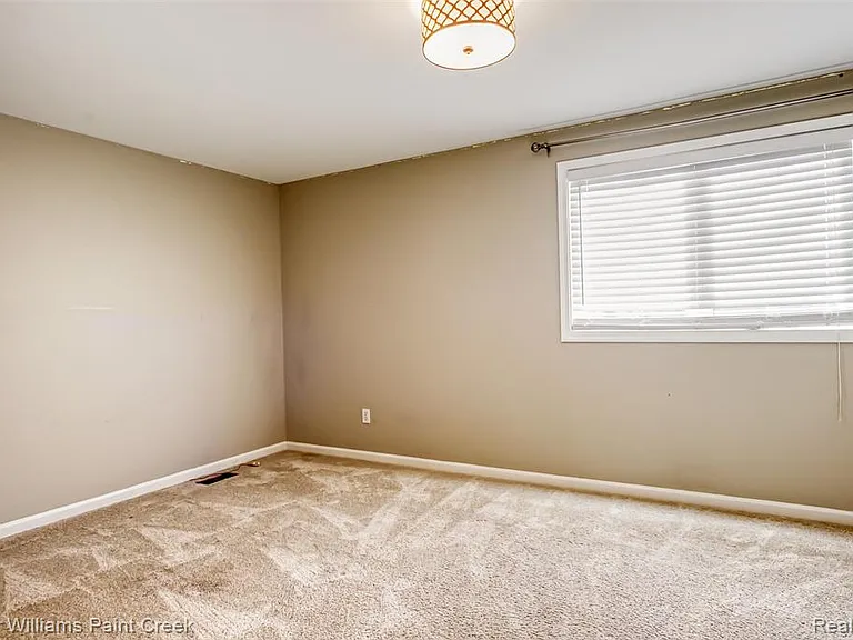 1346 Arbor Creek Dr — Photo 20