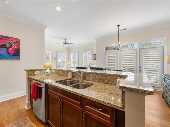 2970 Selwyn Ave #212, Charlotte, NC 28209