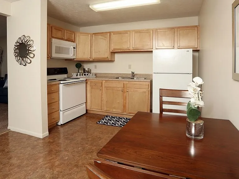 Peppertree Apartments — Photo 18