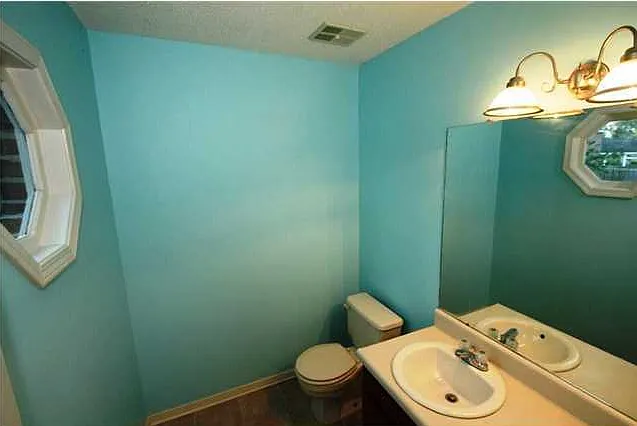 6028 Sussex Dr — Photo 6