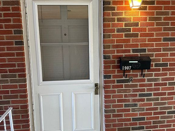 3rd image of 1907 Douglas Ave #0