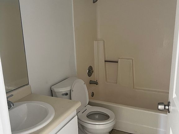 3rd image of 3421 Thomas Ave #2