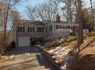 44 Nyes Neck Rd, Centerville, MA 02632