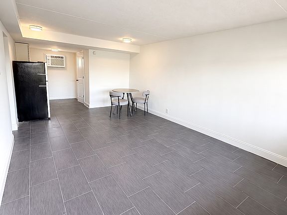 4th image of 2100 Cassandra Ln #306