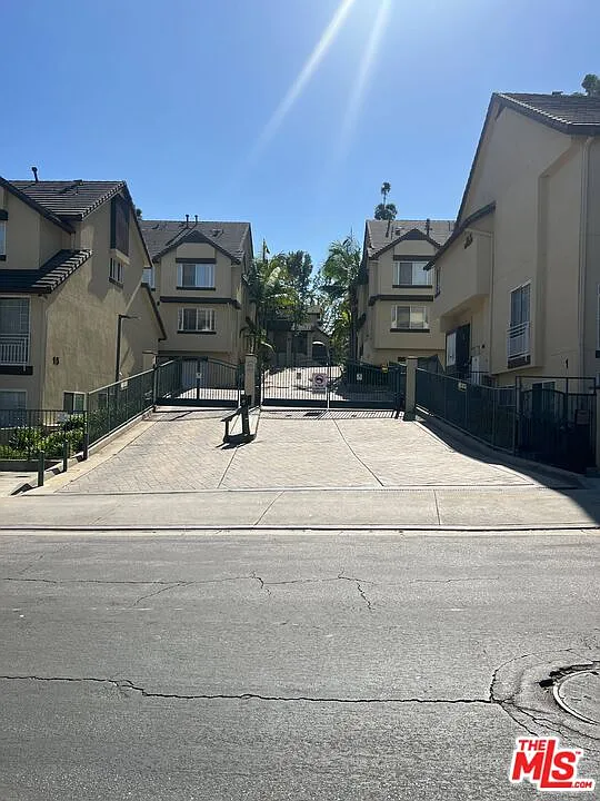 4600 Don Lorenzo Dr #29