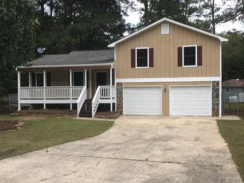 3 bed, 1890 sqft, $1,900 — Photo 2