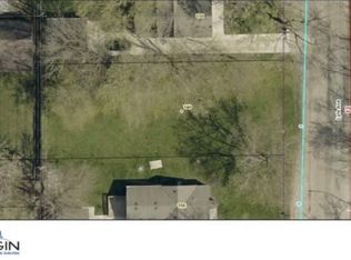 140 S Lyle Ave, Elgin, IL 60123