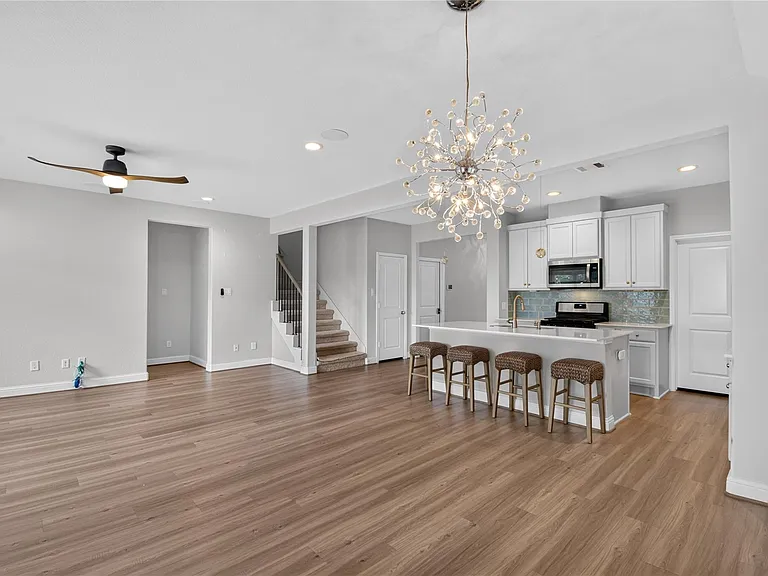 2524 Hagerman Ct — Photo 18