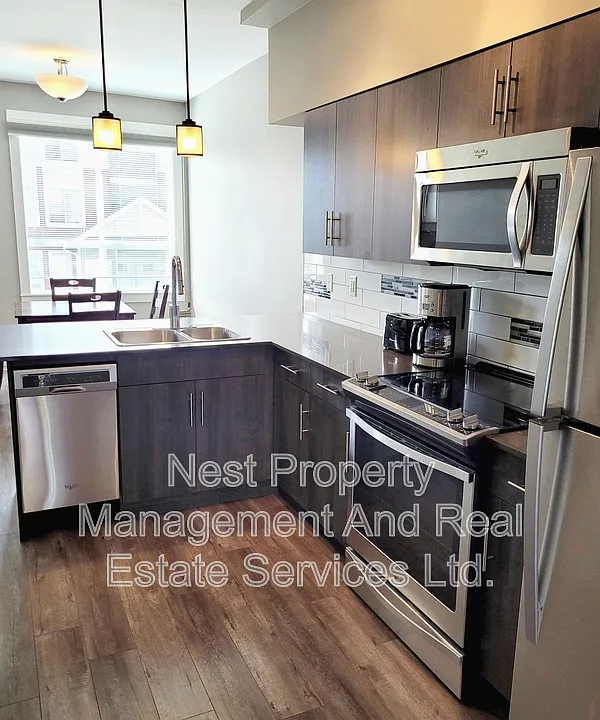 110 Baxter Ave #202