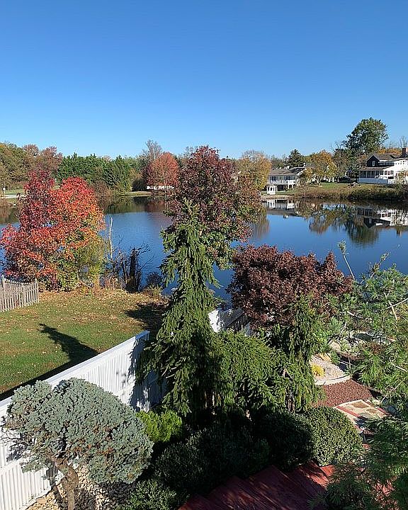 2nd image of 135 Einstein Dr