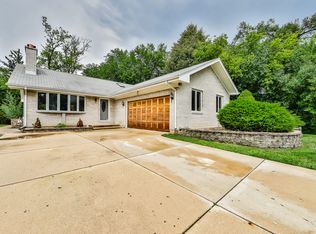 708 Albany Ln, Des Plaines, IL 60016