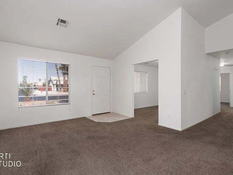 130 Falcon St — Photo 4